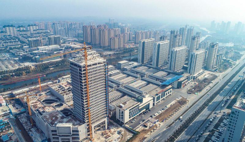 1.主图：安徽阜阳颐高国际电商园二期工程总建筑面积达22万㎡，荣获安徽省“AAA级环保施工示范工地”、上海市工程建设优秀QC小组成果“一类成果”。