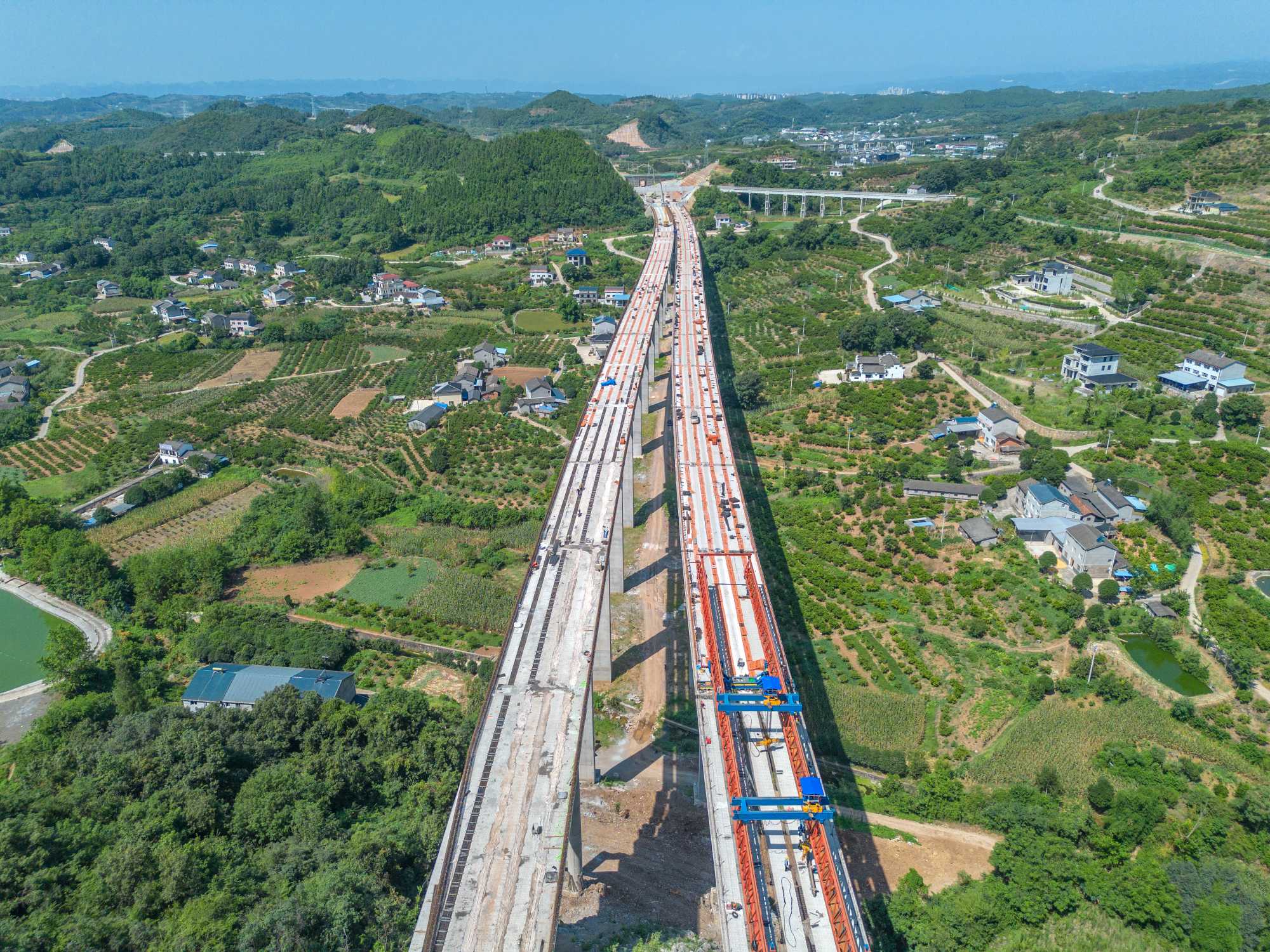 襄宜高速汉马岗大桥T梁架设完成