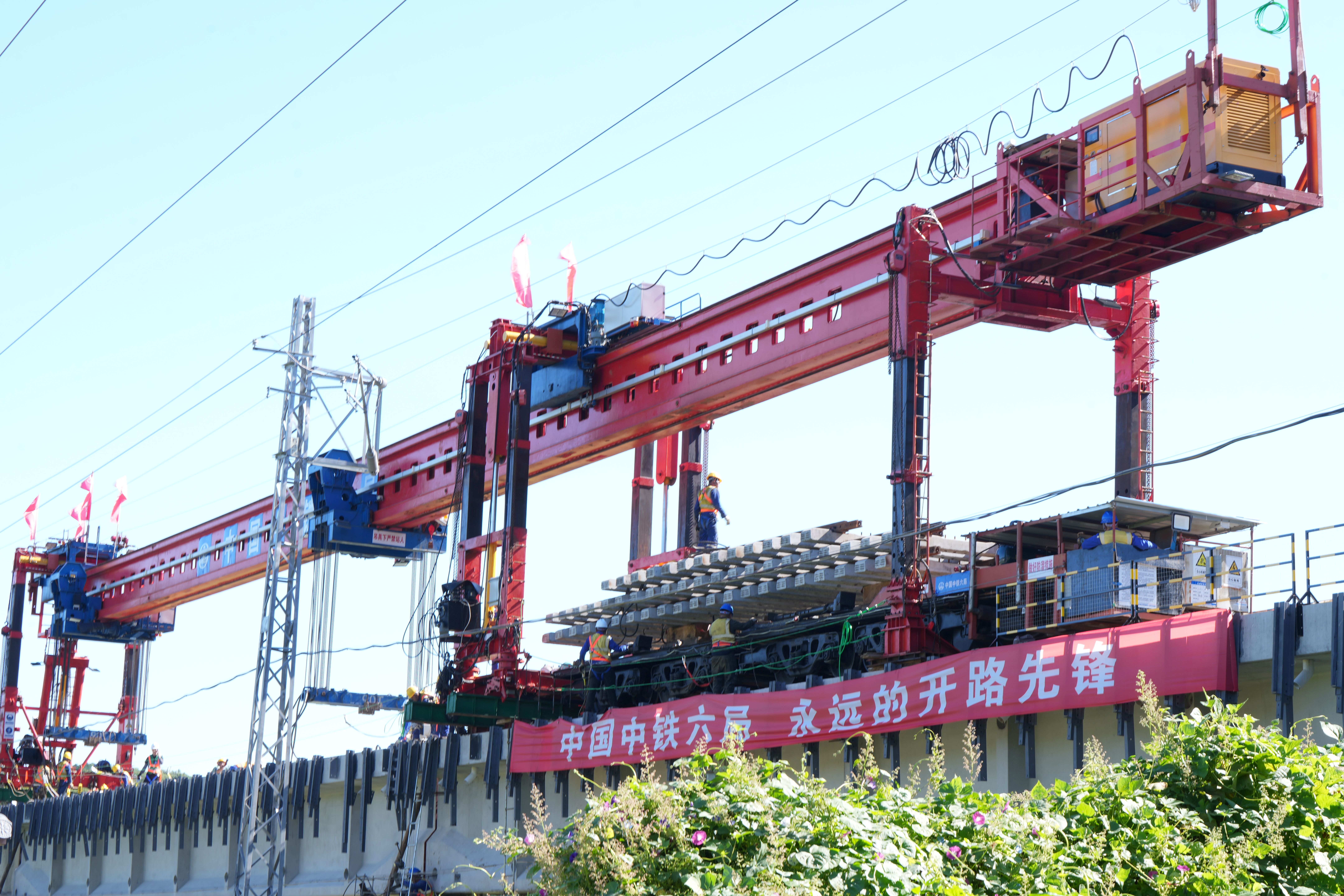 京通铁路完成怀柔北至隆化段64座桥梁292孔T梁更换整治并按期恢复通车