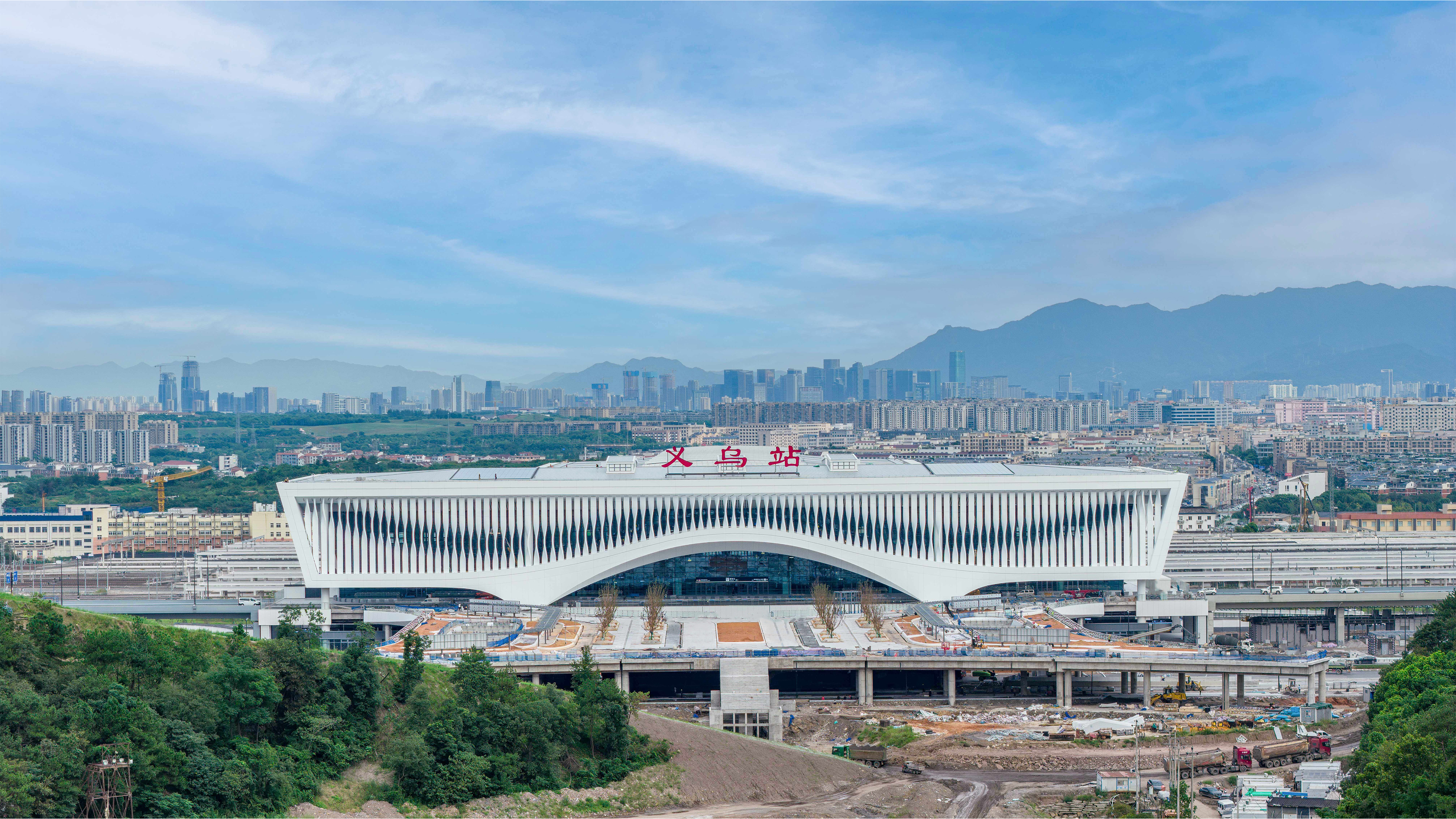 “世界超市”交通新门户：新建义乌高铁站站房启用